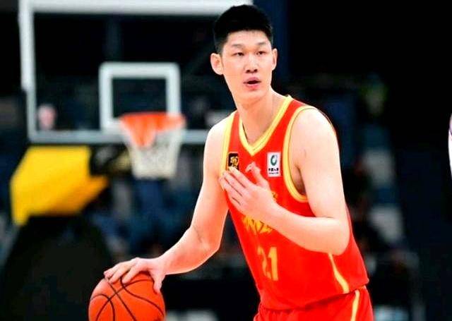 湖人翻盘上海队,胡金秋刷新纪录 湖人翻盘上海队,胡金秋刷新纪录