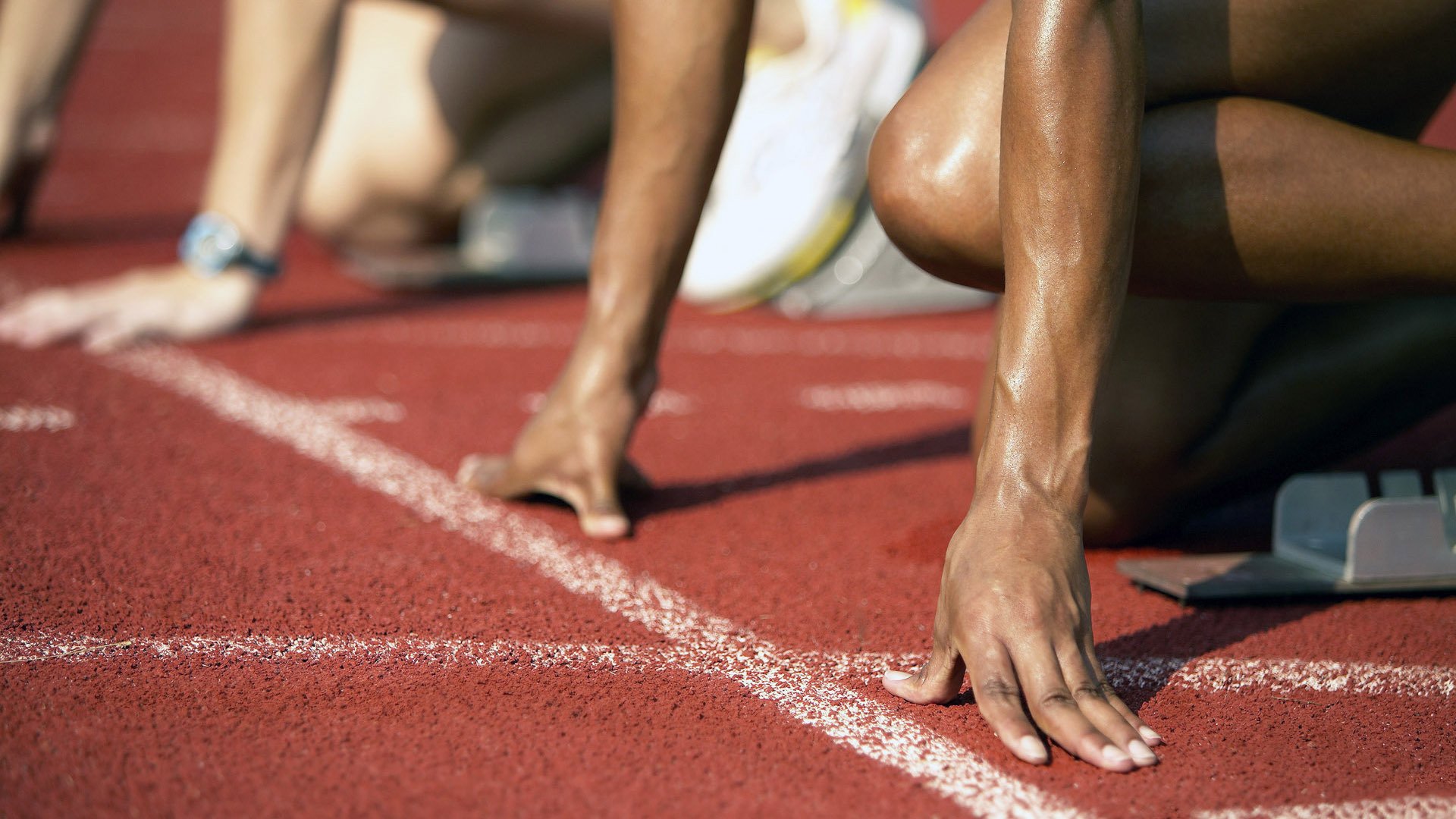 勇士对阵上海队，詹姆斯关键节点连续得分锁定胜局